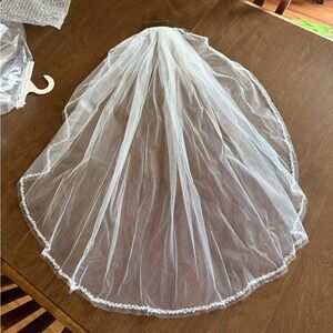 Elegant White Bridal Veil